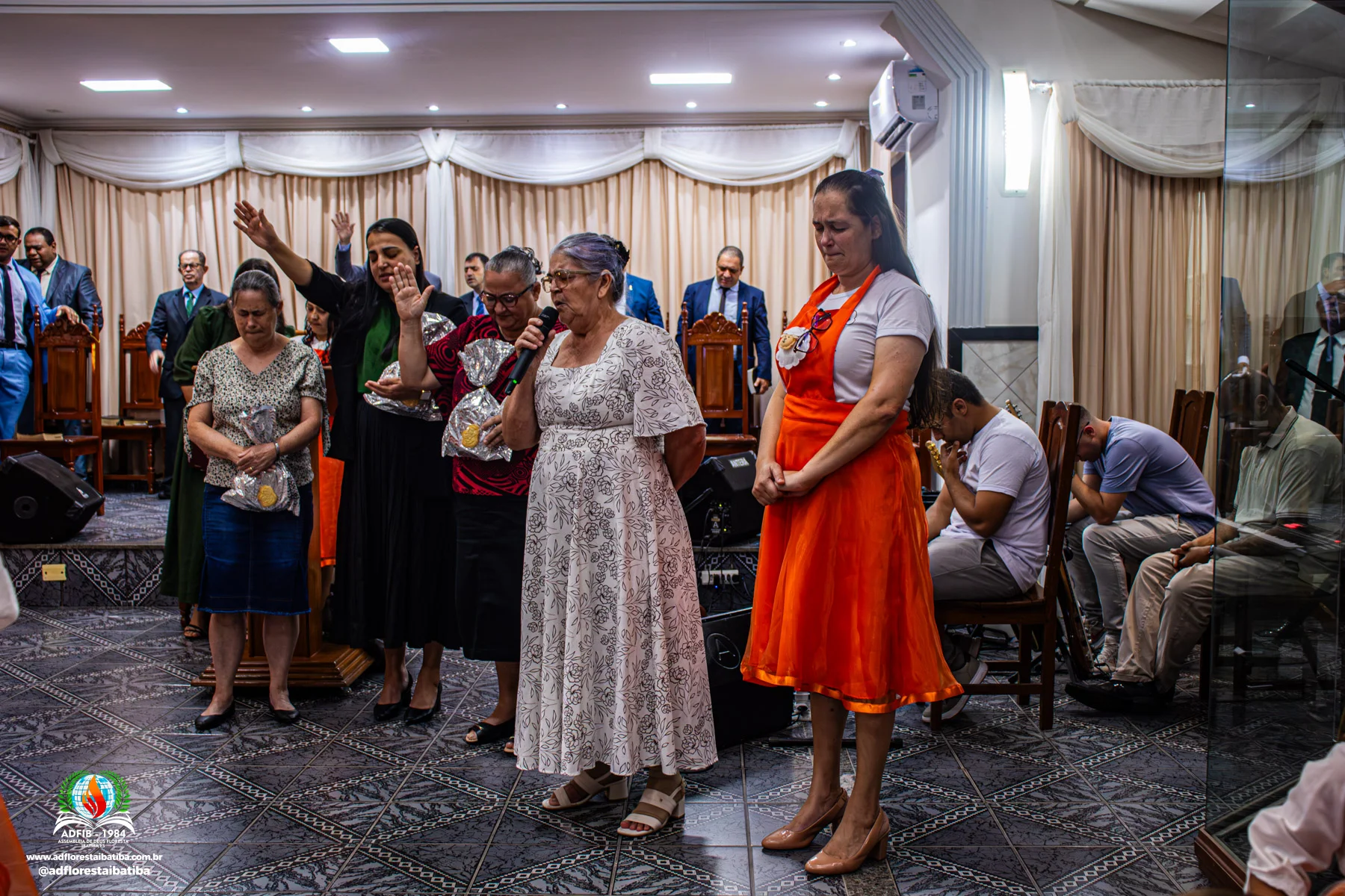 54b7eba0f8d645f0a93bdef4ab68ec45